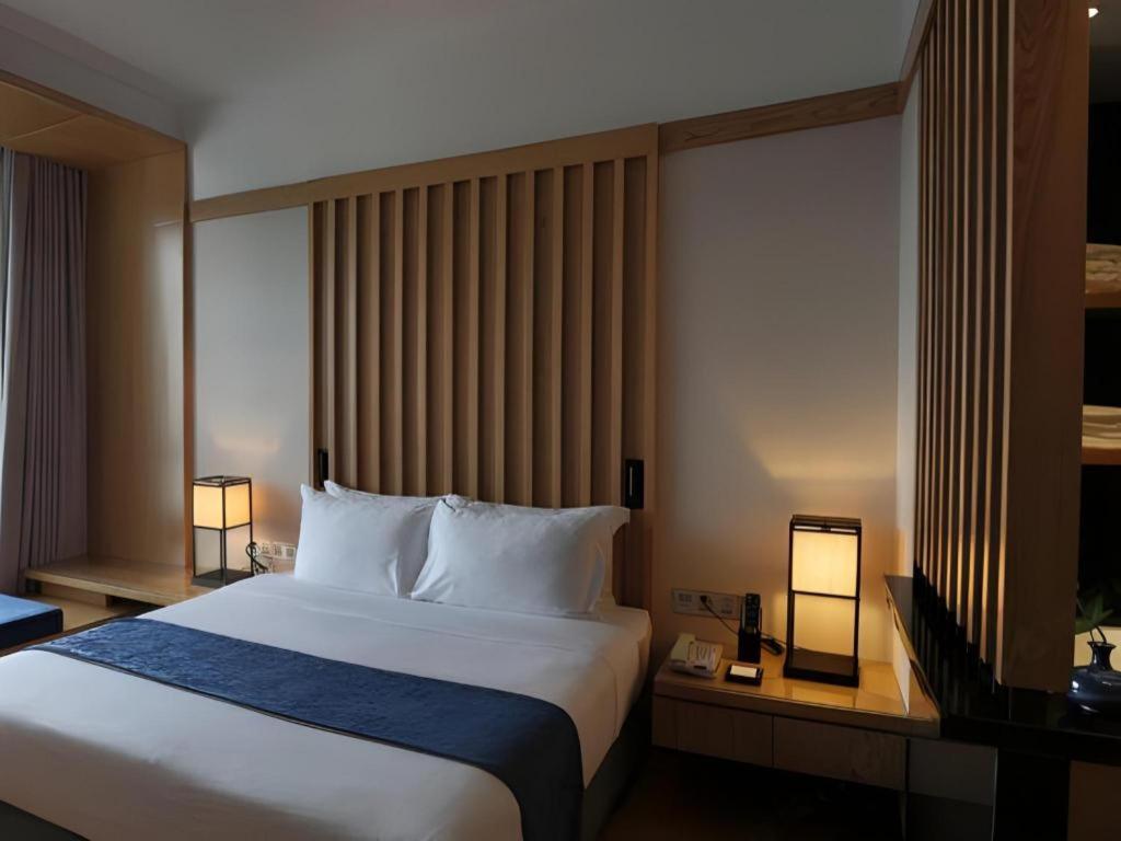 Baohua Harbour View Hotel Haikou  Exterior photo