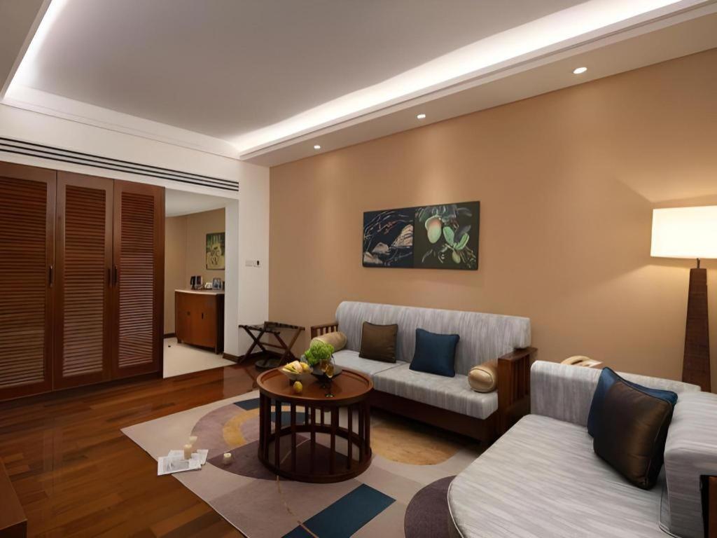 Baohua Harbour View Hotel Haikou  Exterior photo